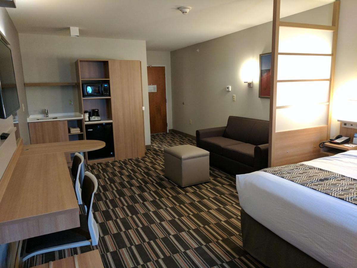 Queen Studio Suite - Non-Smoking at Microtel Inn & Suites by Wyndham Clarion
