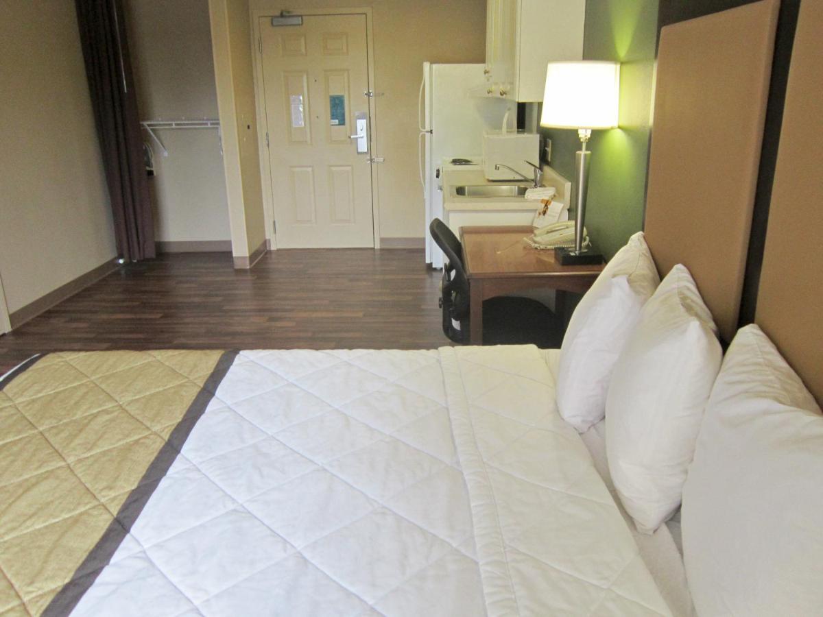 Queen studio with 1 Queen Bed - Disability Access/Non-Smoking at Extended Stay America Suites - Fayetteville - Fort Bragg