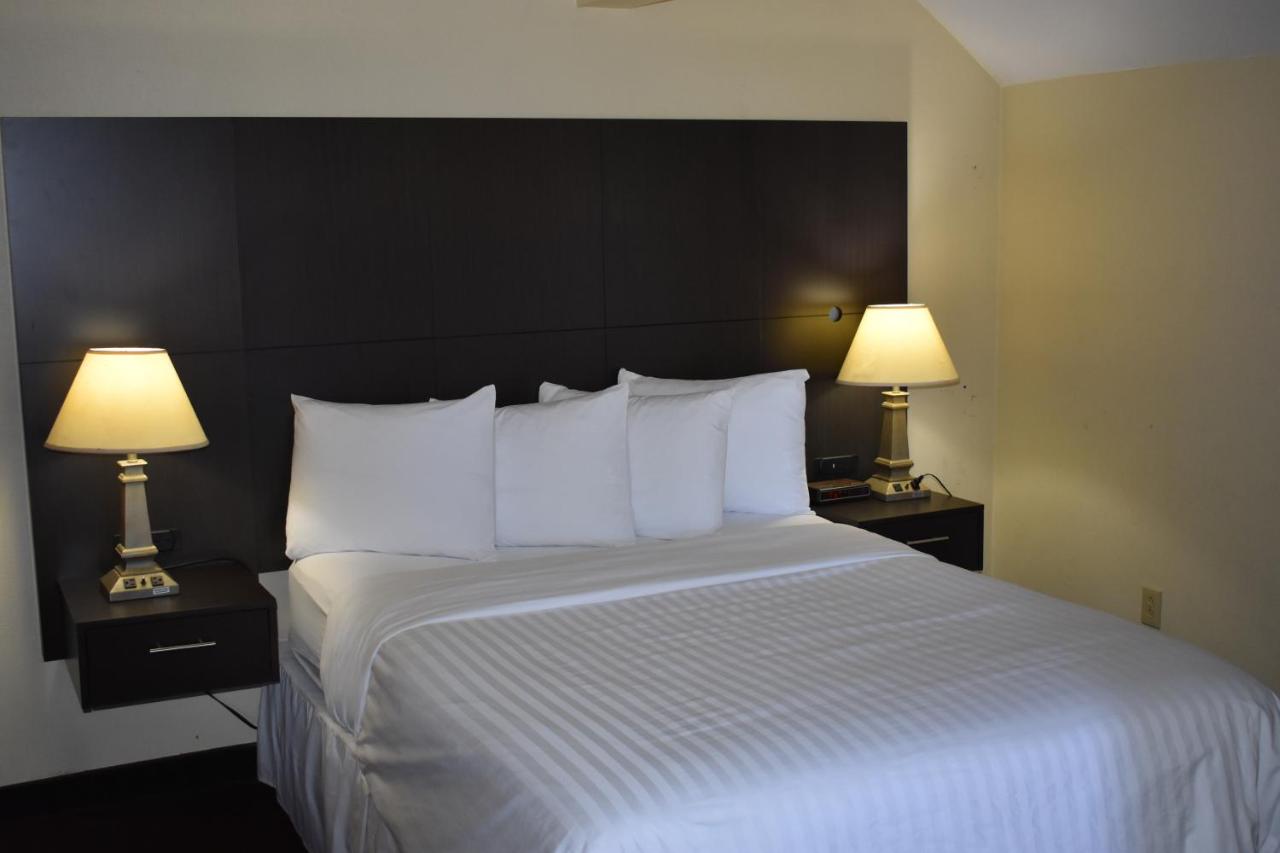 Queen Studio Suite - Mobility Access/Non-Smoking at Hawthorn Suites by Wyndham Miamisburg/Dayton Mall South