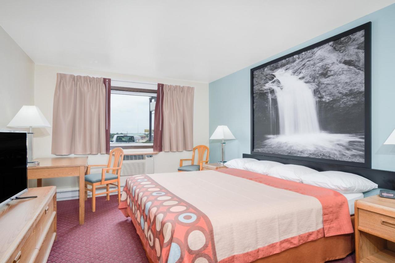 King Room- Non-Smoking at Super 8 by Wyndham Tomah Wisconsin