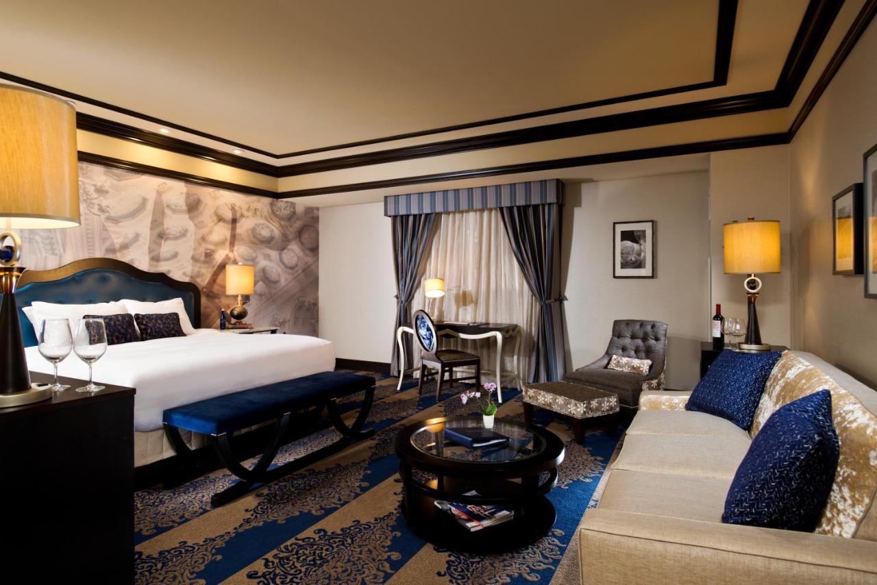  King Suite at Saratoga Casino Hotel