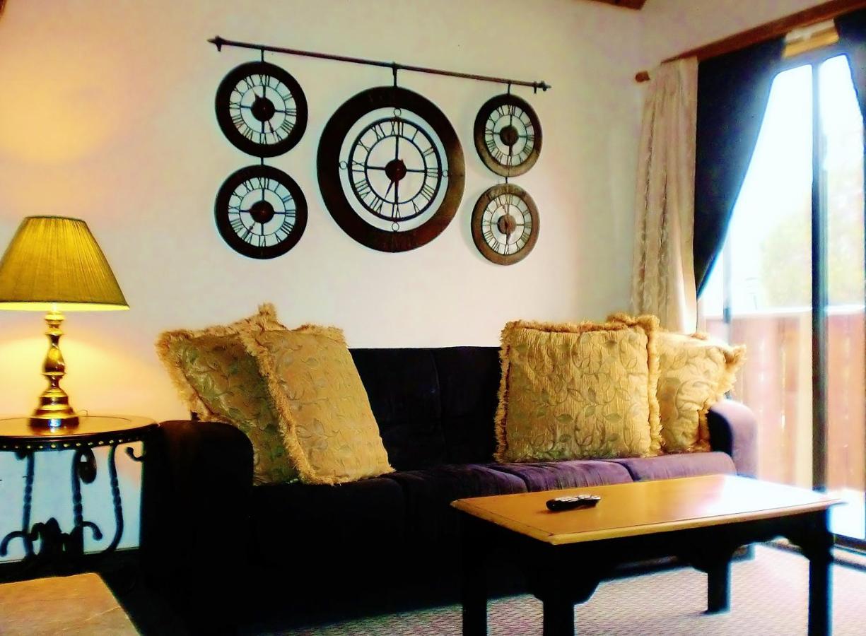 Deluxe King Suite at The North Shore Inn