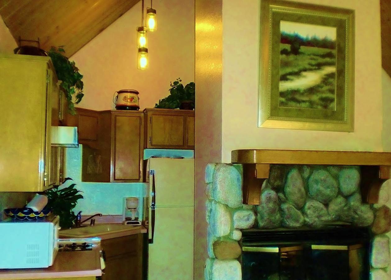 Deluxe King Suite at The North Shore Inn