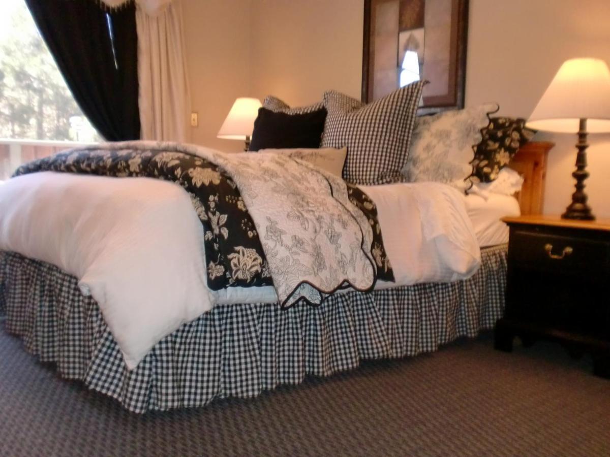 Deluxe King Suite at The North Shore Inn