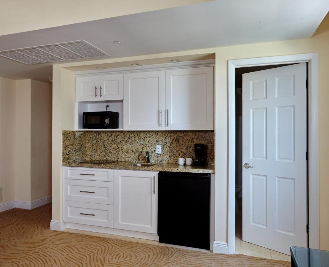 Junior Suite Double Beds with Kitchenette at Sea View Hotel, Bal Harbour, On The Ocean