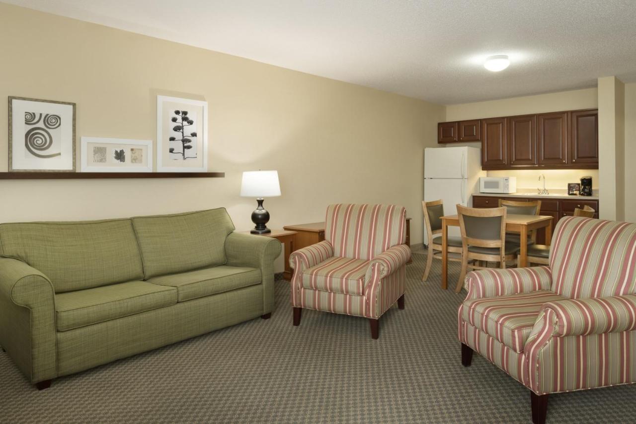 King Room with Sofa Bed and Kitchenette at Country Inn & Suites by Radisson, Grinnell, IA