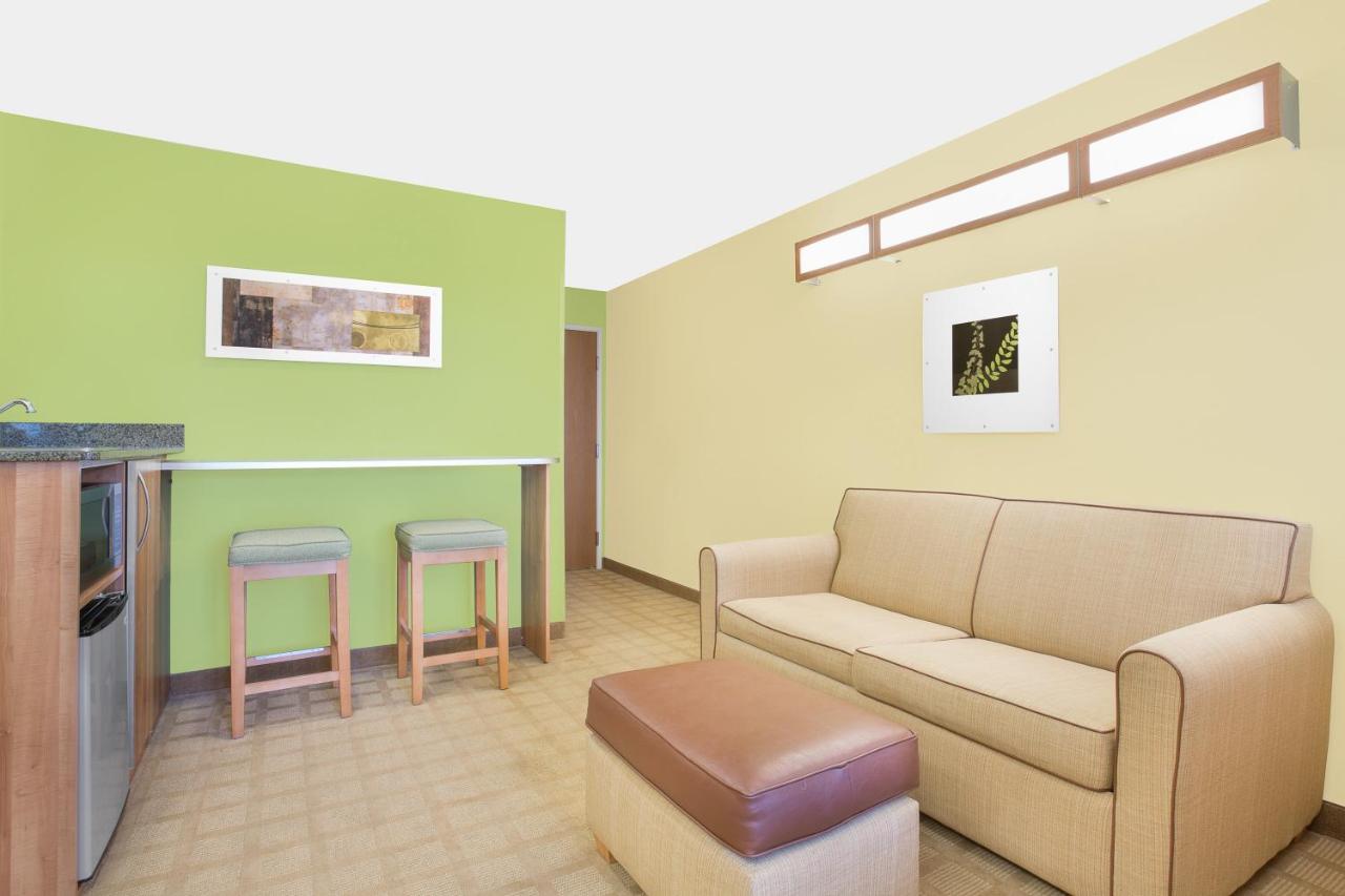Studio Queen Suite - Non-Smoking at Microtel Inn & Suites by Wyndham Tuscumbia/Muscle Shoals