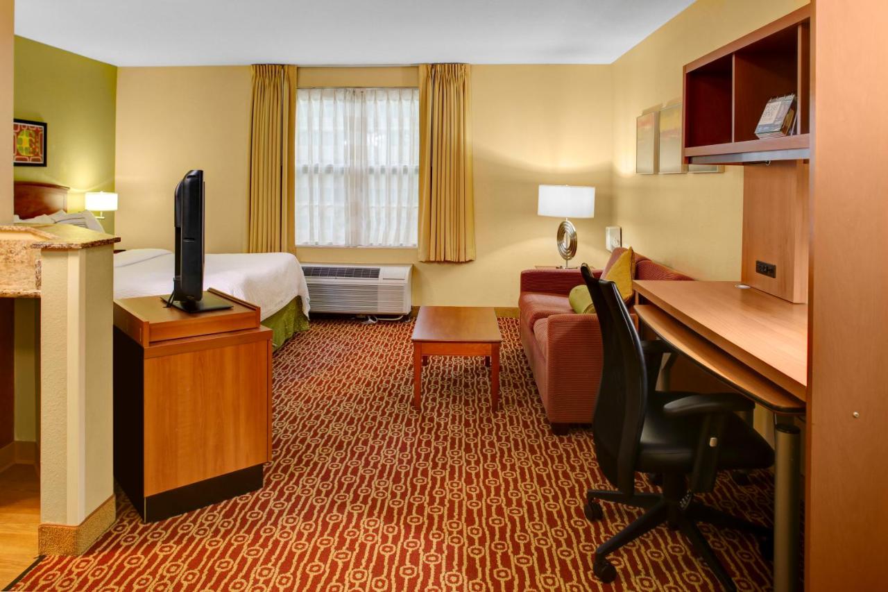 Queen Studio Suite - Non-Smoking at Hawthorn Extended Stay by Wyndham Cincinnati NE/Mason