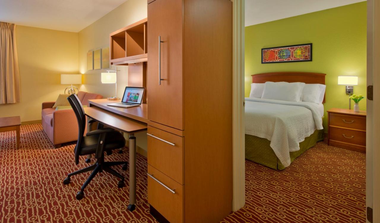 One-Bedroom Queen Suite - Non-Smoking at Hawthorn Extended Stay by Wyndham Cincinnati NE/Mason