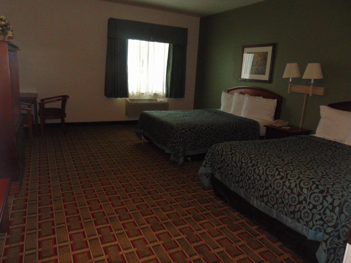 Queen Room with Two Queen Beds - Non-Smoking at Days Inn by Wyndham Pentwater