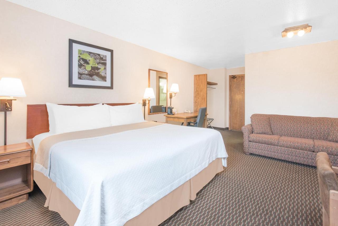 King Room - Non-Smoking at Days Inn by Wyndham West Rapid City