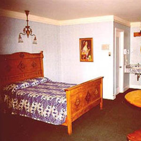 Deluxe King Room at Georgetown Mountain Inn