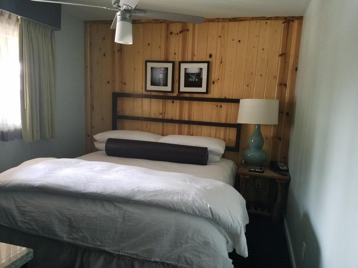 King Suite with Sofa Bed at 3 Peaks Resort & Beach Club