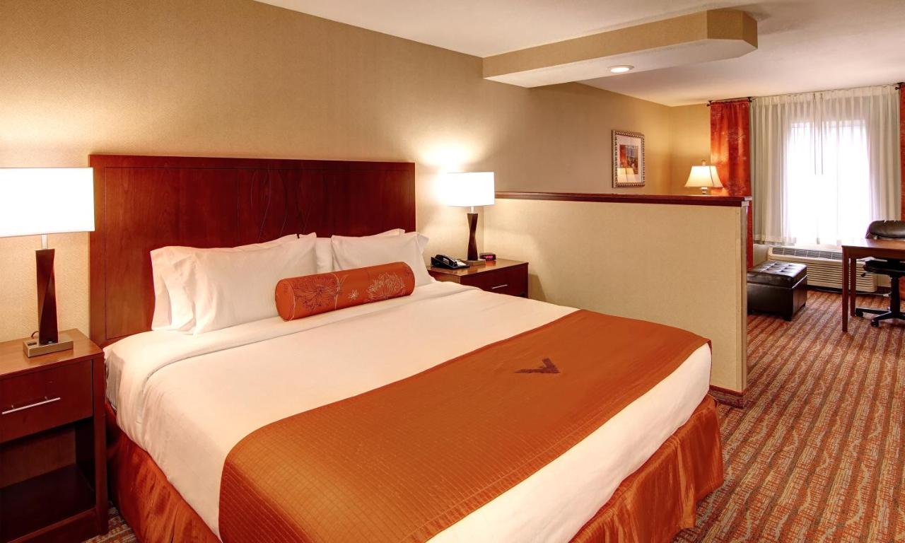 King Suite at Phoenix Inn Suites - Albany