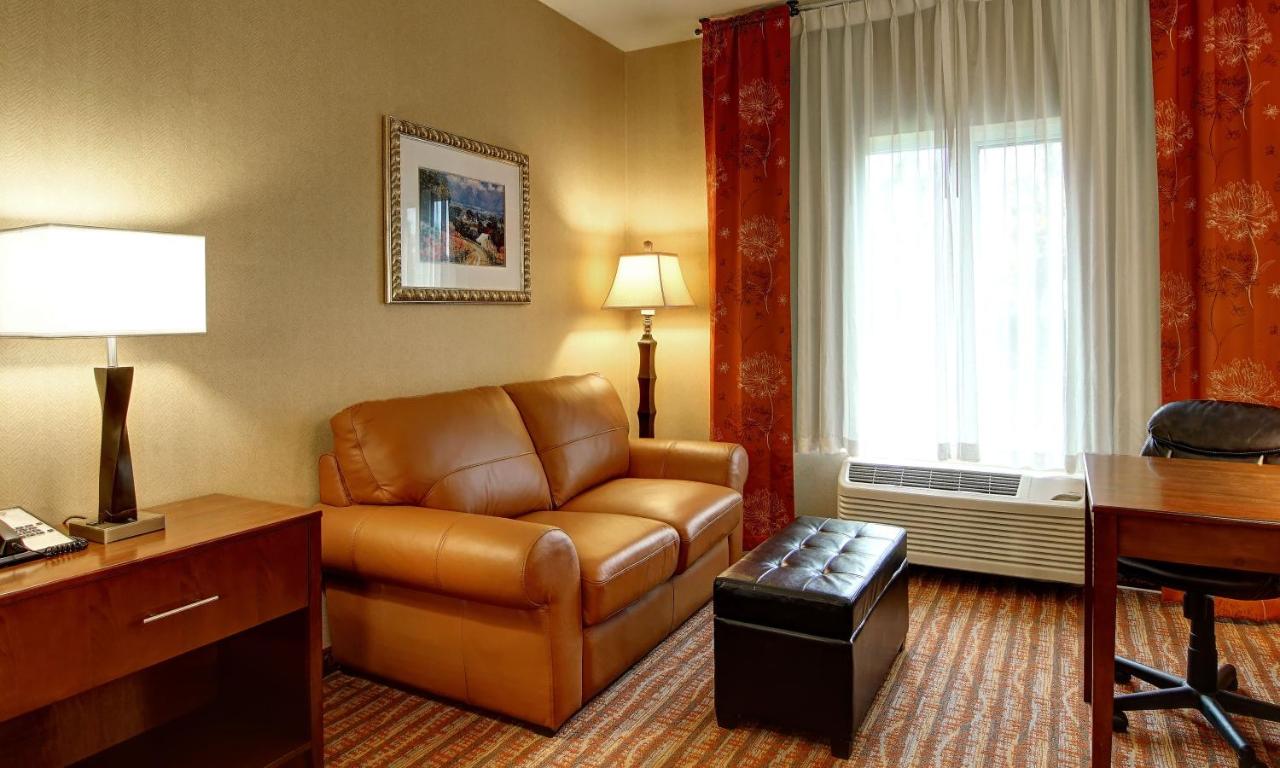 King Suite at Phoenix Inn Suites - Albany