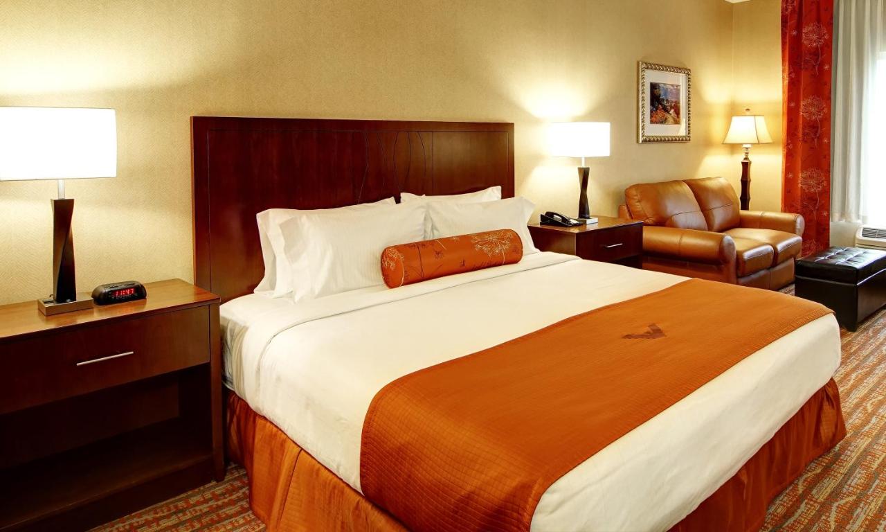 King Suite at Phoenix Inn Suites - Albany