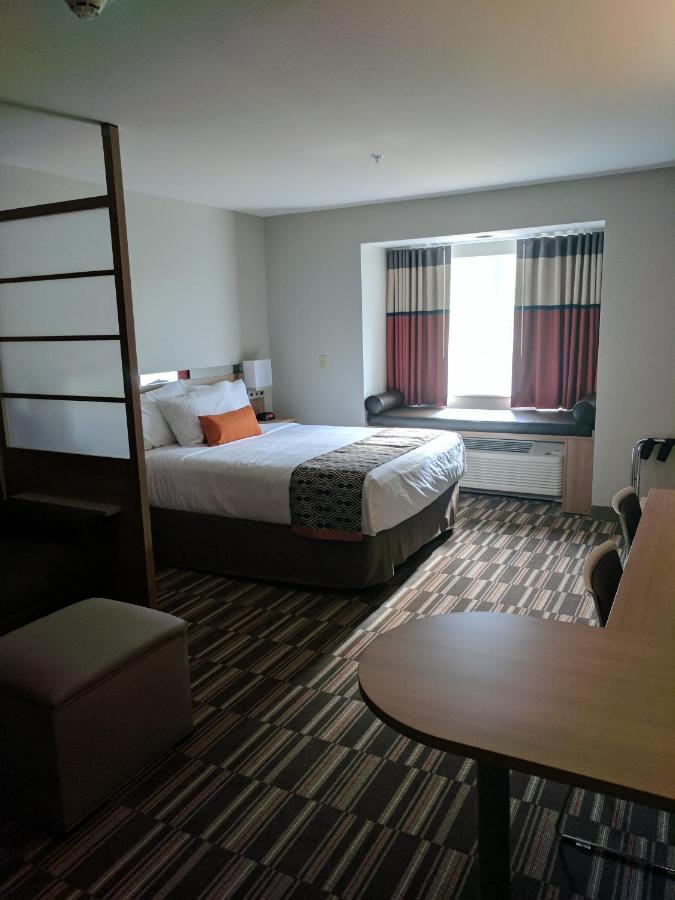 Queen Studio Suite - Non-Smoking at Microtel Inn & Suites by Wyndham Clarion
