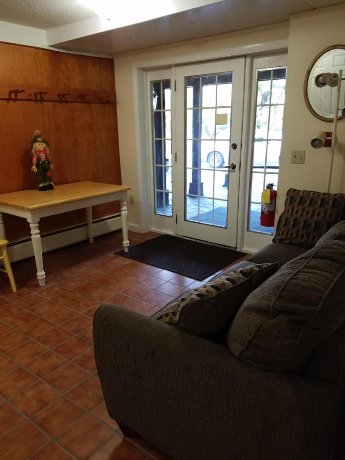 Five-Bedroom House at 1860 House Inn and Vacation Rental Home