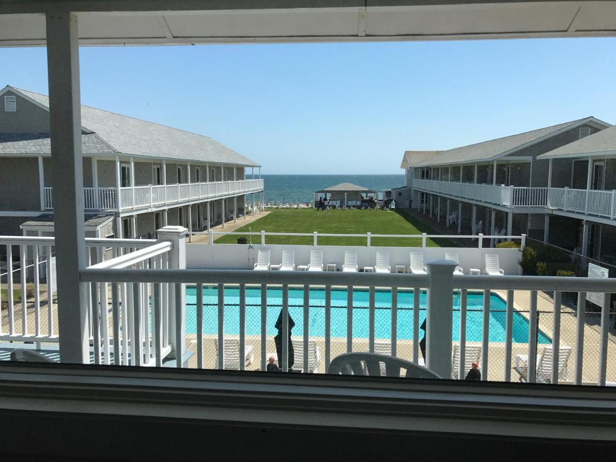 | Three Seasons Resort