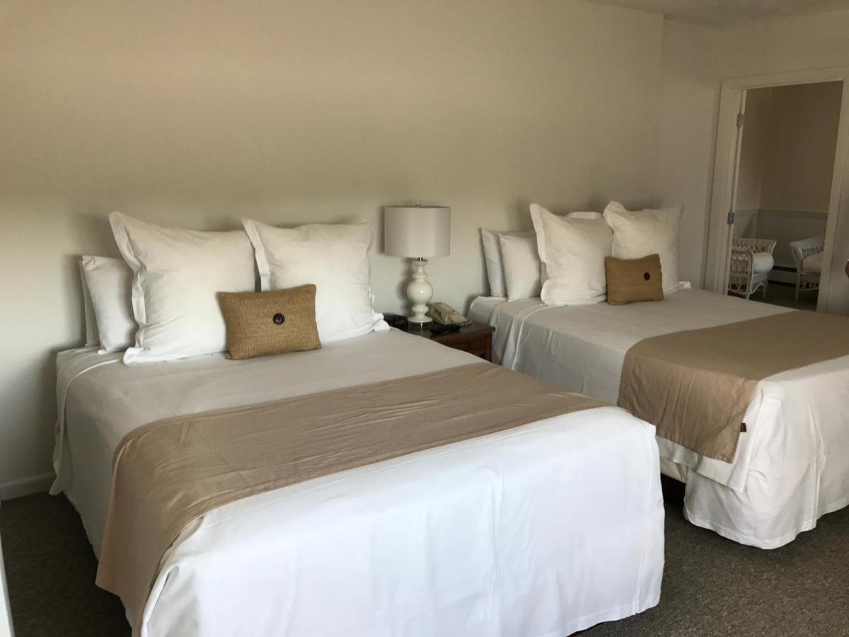 | Three Seasons Resort