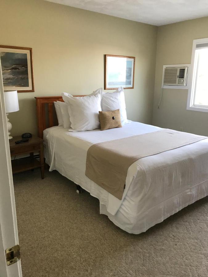 | Three Seasons Resort