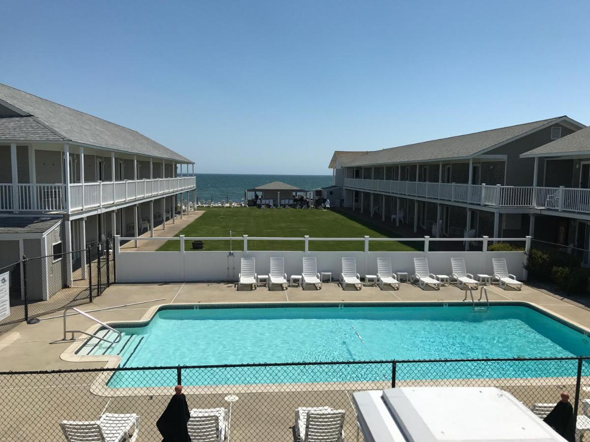 | Three Seasons Resort