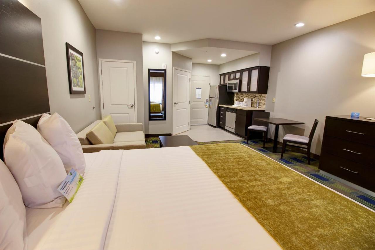 Studio Suite Two Queen beds Non Smoking at Days Inn & Suites by Wyndham Port Arthur