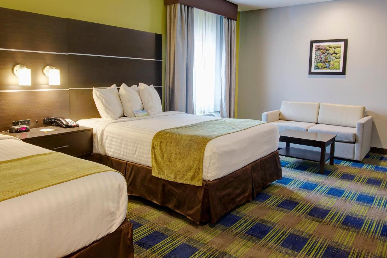Studio Suite Two Queen beds Non Smoking at Days Inn & Suites by Wyndham Port Arthur