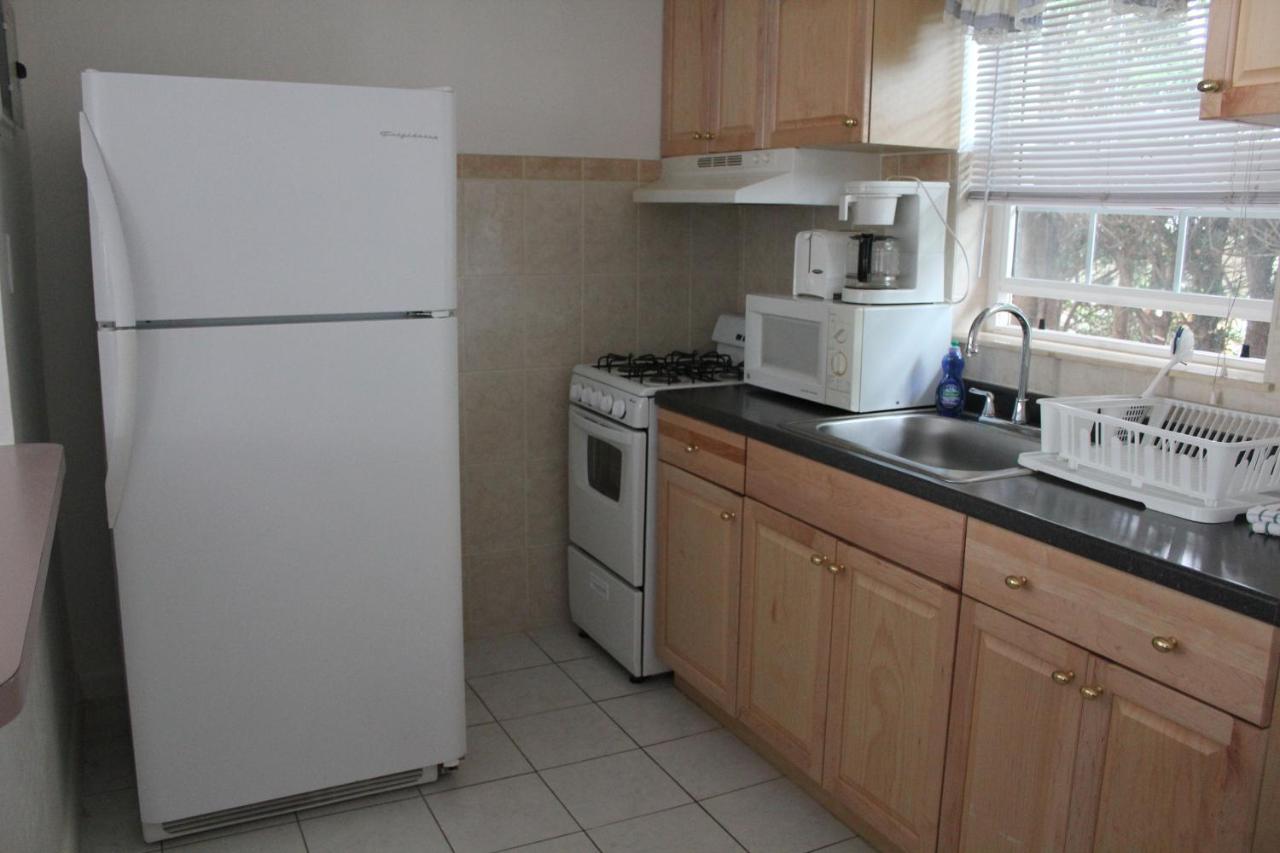 One-Bedroom Apartment at Breakaway Inn
