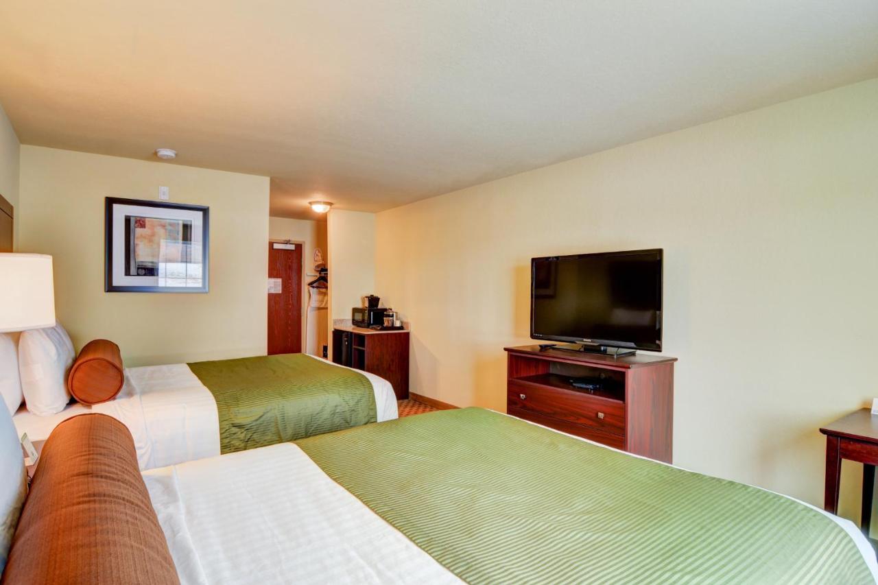 Double Room - Disability Access at Cobblestone Hotel & Suites - Punxsutawney