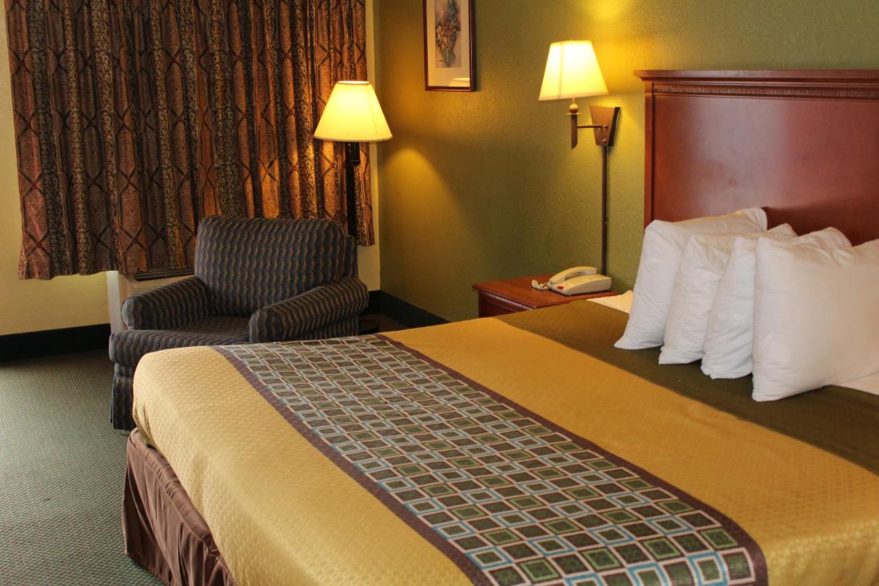 King Room - Non-Smoking at Americas Best Value Inn Conyer