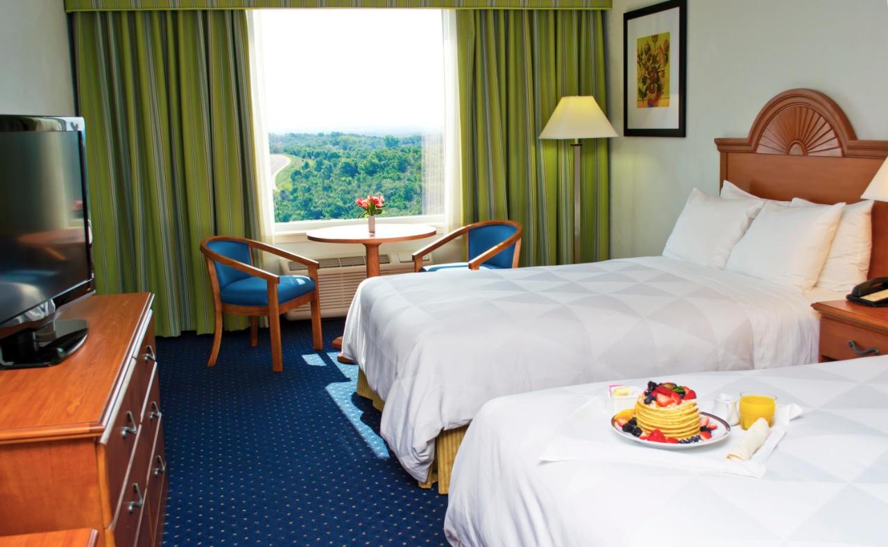 Traditional Double Room with Two Double Beds at Radisson Hotel Branson
